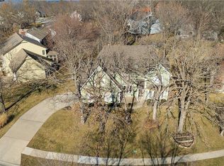 129 NE Edgewater Dr, Lees Summit, MO 64064