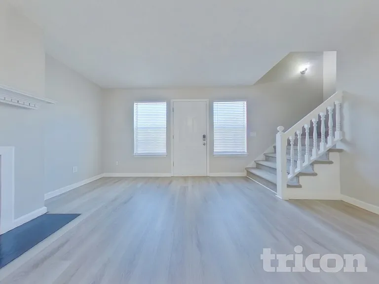 2345 Iron Horse Dr — Photo 2