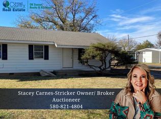 821 Sisson Ave, Sayre, OK 73662