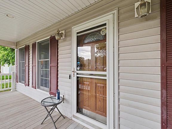 4th image of 2606 W John St