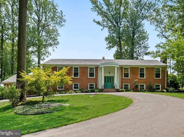 4 Country Club Ln, Phoenix, MD 21131