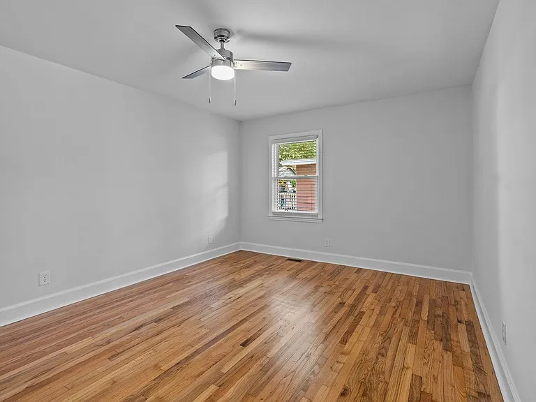 424 Peyton St — Photo 16