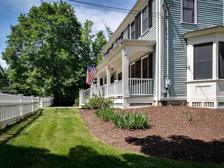 16 Pleasant St — Photo 2
