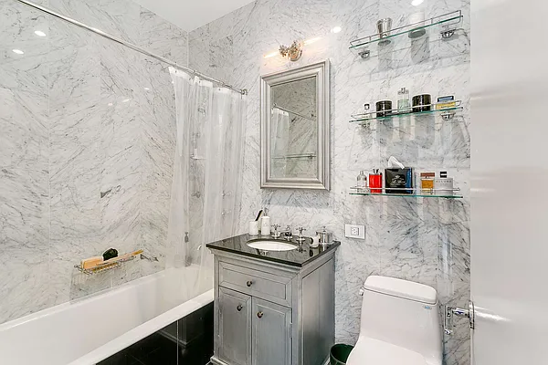 Sold by Modern Spaces | media 10