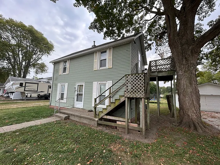 107 W Prairie St — Photo 2