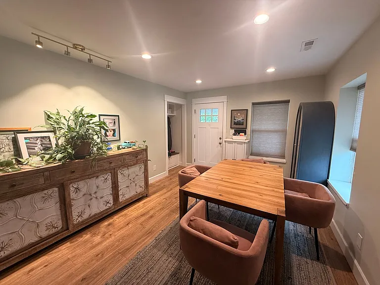 2421 Chase St — Photo 3