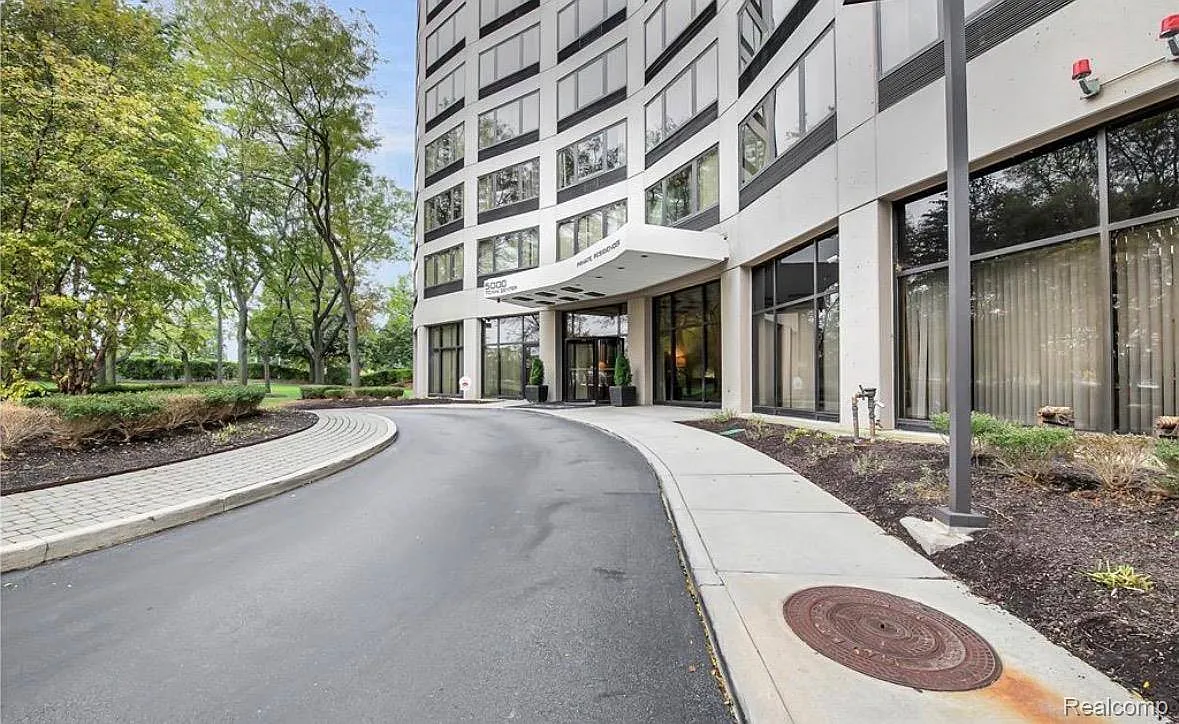 1 bed, 900 sqft, $1,695 — Photo 2
