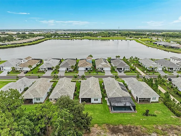 1079 Waterline Ct — Photo 44