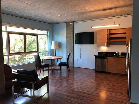 2nd image of 1818 L St Unit 301