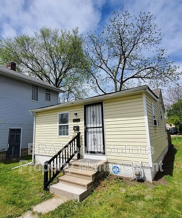 2400 Pomola St