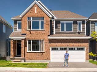 745 Eminence St, Ottawa, ON K2J 6X6