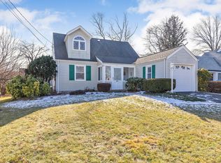 1 Iroquois Rd, Cranford, NJ 07016