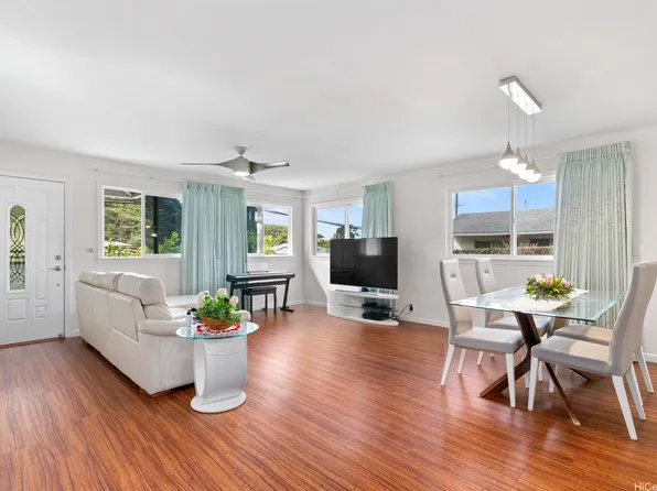 99-682 Kaulainahee Pl, Aiea, HI 96701