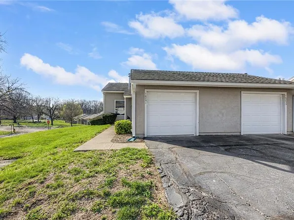 10851 Rosehill Rd, Overland Park, KS 66210