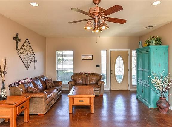 4th image of 211 Americana Dr