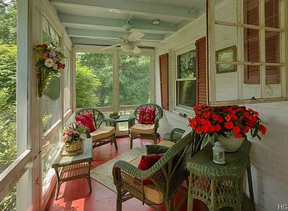4th image of 165 Nanny Hagen Rd