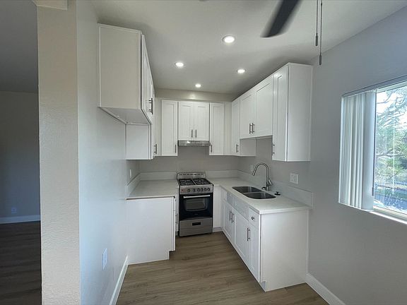 4th image of 500-565 N Citrus St #555