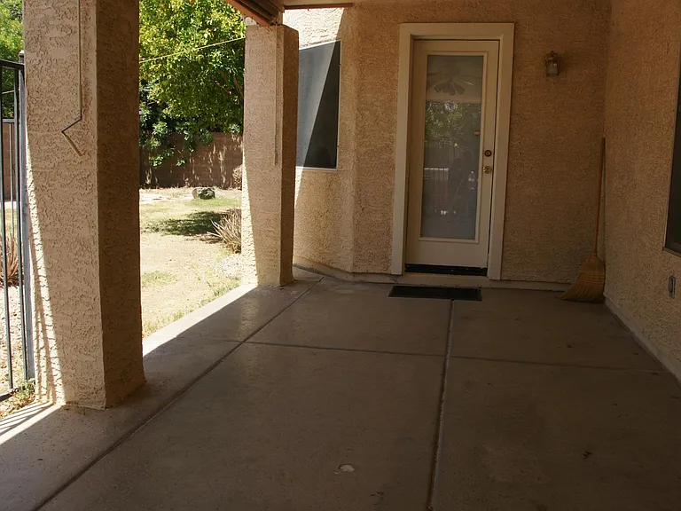 1307 W Stacey Ln — Photo 20