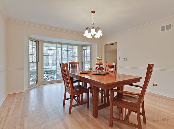 5th image of 21 Londonderry Ln