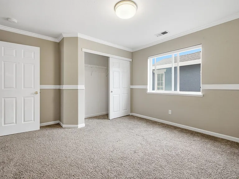 722 Summer Ln — Photo 20