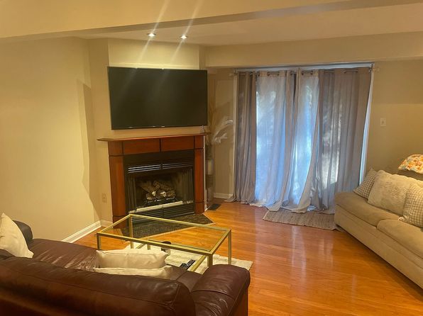 2307 Old Greentree Rd