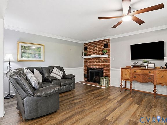 3rd image of 662 Garnetts Mill Ln