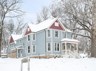 885 Geneva Rd, St Charles, IL 60174