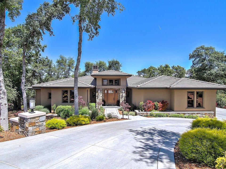 1st image of 205 Mondrian Ct