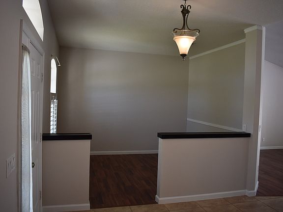 5th image of 543 SE Marydale Ter