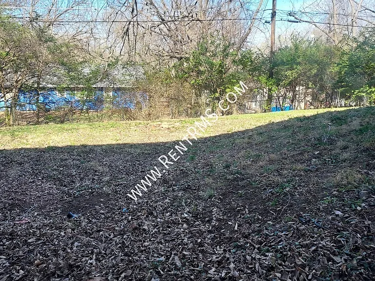 3757 SE Truman Ave — Photo 3
