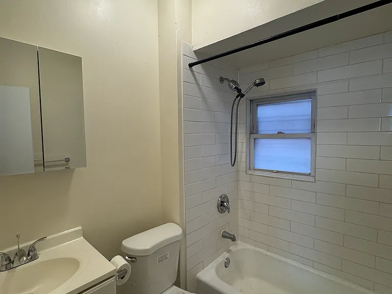 2146 W Armitage Ave #1 — Photo 3