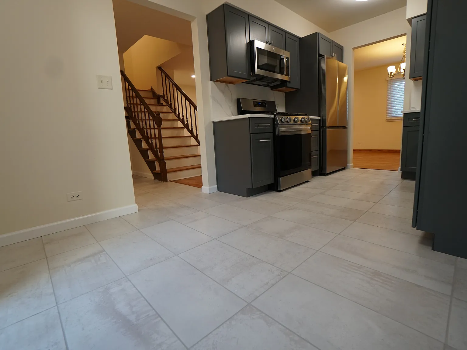 853 Heatherbrook Court — Photo 3
