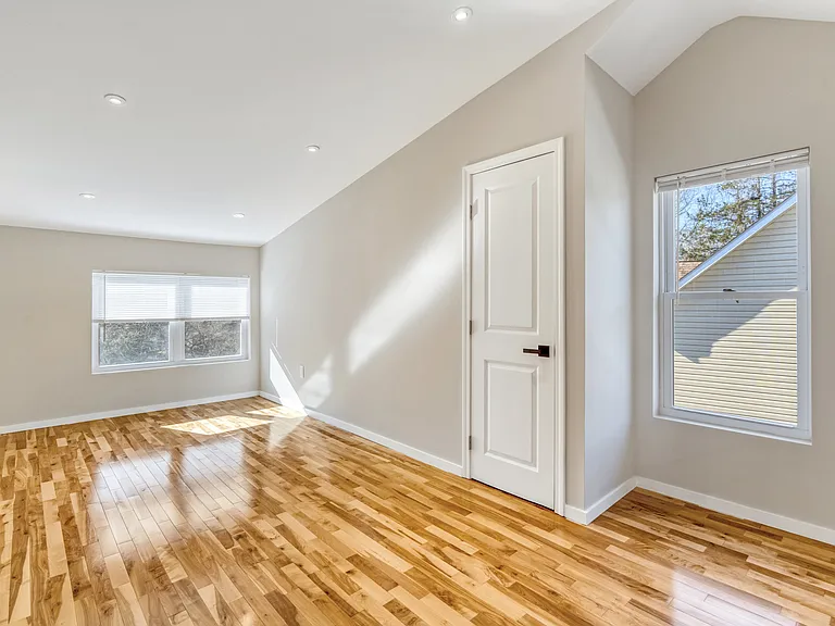 10237 Stratford Ave #B — Photo 18