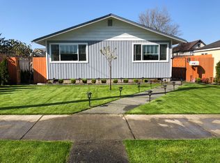 1110 11th St, Anacortes, WA 98221