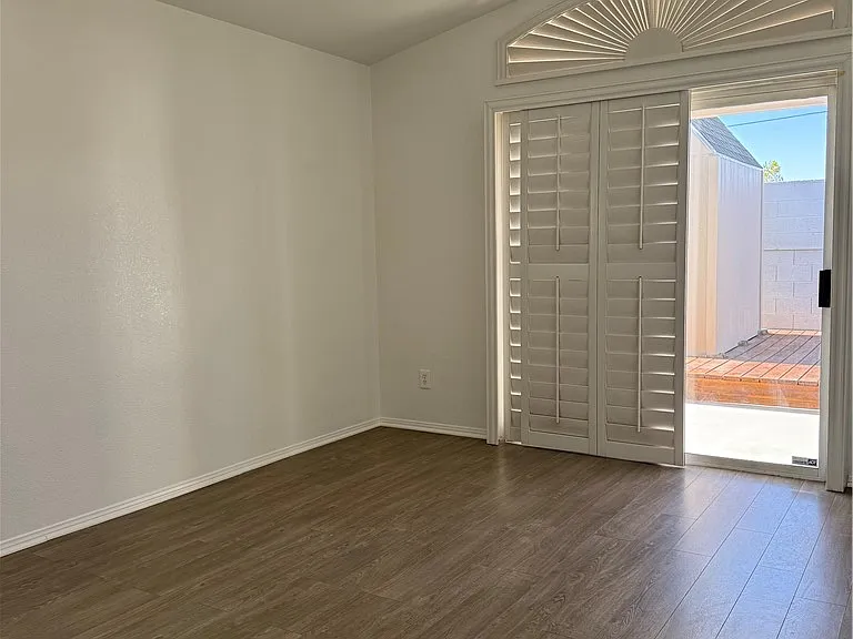 8109 Chambersberg St — Photo 15
