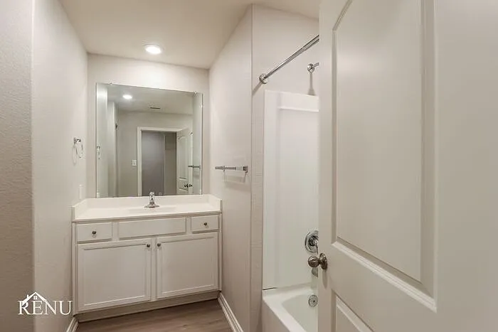 10405 Sweetwater Creek Dr — Photo 8