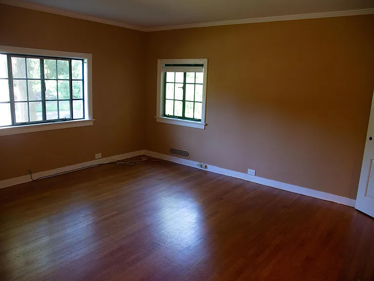 First Floor Bedroom/Office (Bedroom #5)