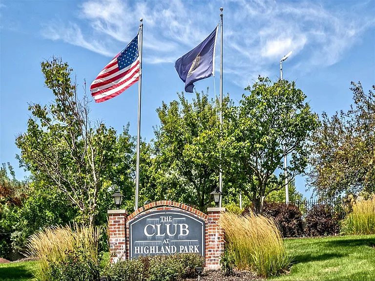 Club at Highland Park — Photo 21