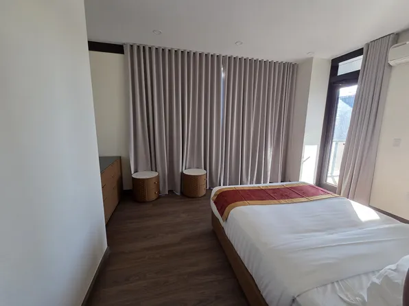 36-21 Prince Street image 3 of 7