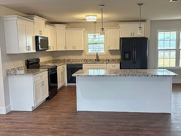 2nd image of 436 County Road 306