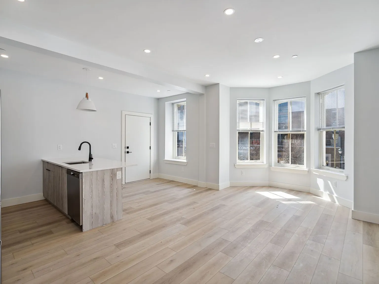 Serpentine Apartments: Newly Renovated in the Heart of Drexel — Photo 1