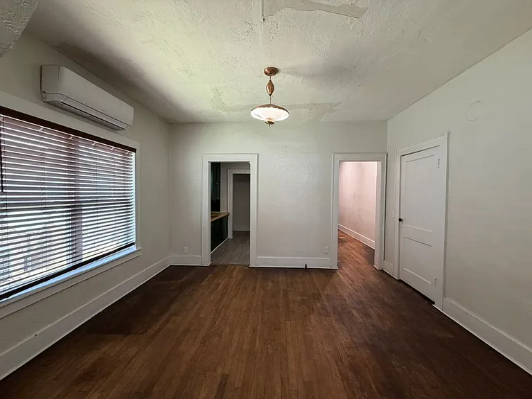 520 N Bradley St — Photo 6