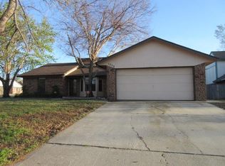 1753 Greenway Cir, Yukon, OK 73099