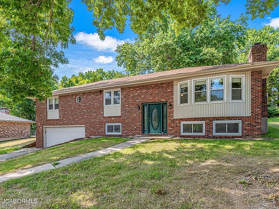 3rd image of 2204 Anderson Dr