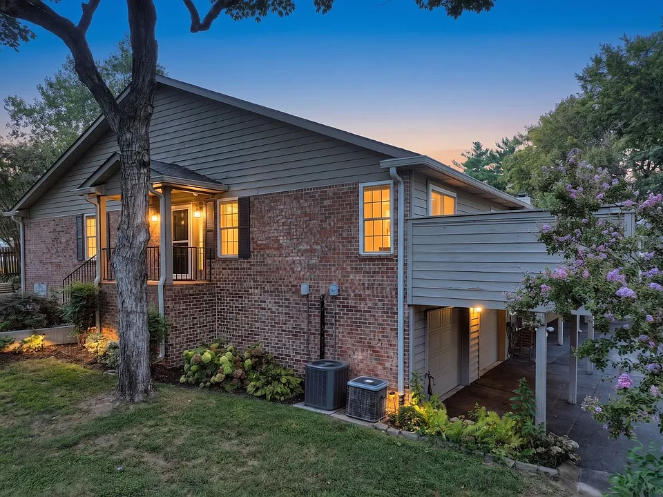 325 Autumn Chase Dr