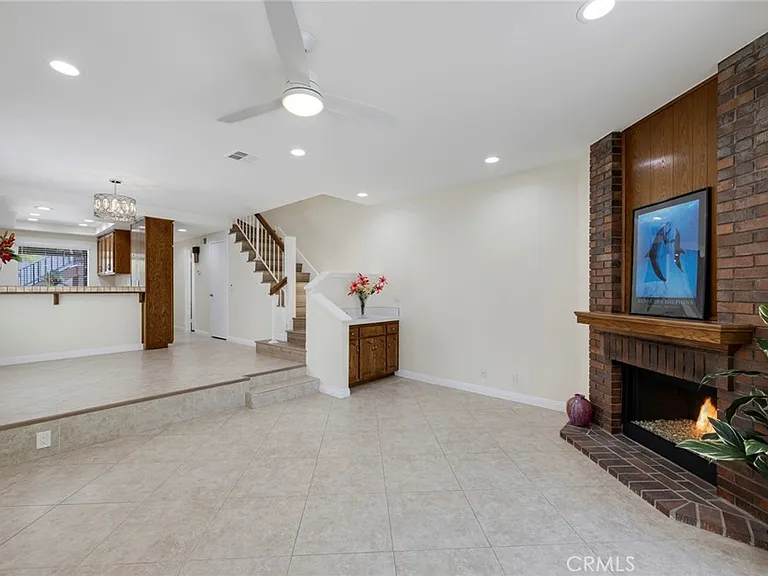 319 Molokai Dr — Photo 5
