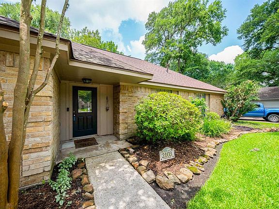 3rd image of 2103 Manor Drive