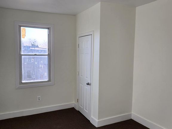 5th image of 1906 W Godfrey Ave