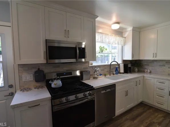 6242 Kenwater Ave, Woodland Hills, CA 91367