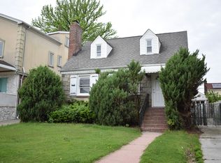 7516 183rd St, Fresh Meadows, NY 11366